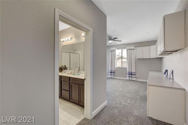 Building Photo - 1062 N Water St