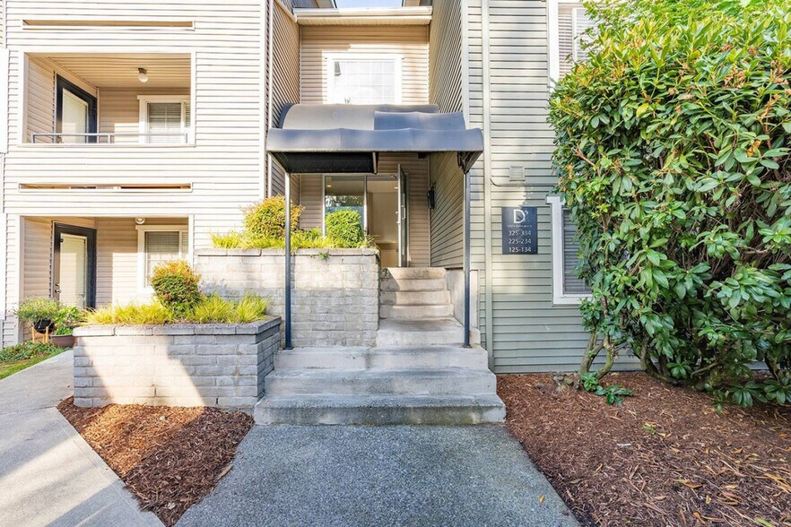 Building Photo - 11501 Stone Ave N