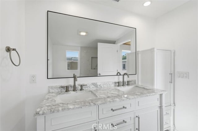 Building Photo - 720 S Catalina Ave