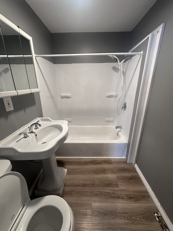 Building Photo - 3414 Daisy Ave