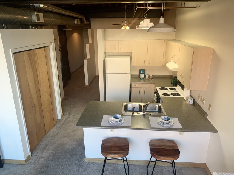 1BR, 1BA - Chase Lofts - Old Town Lofts
