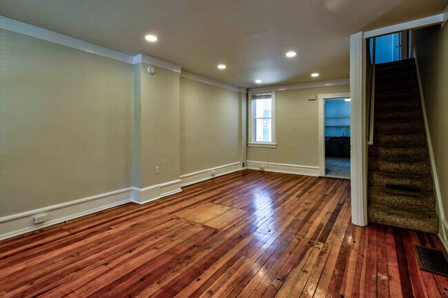 Building Photo - 1115 Frances Ave