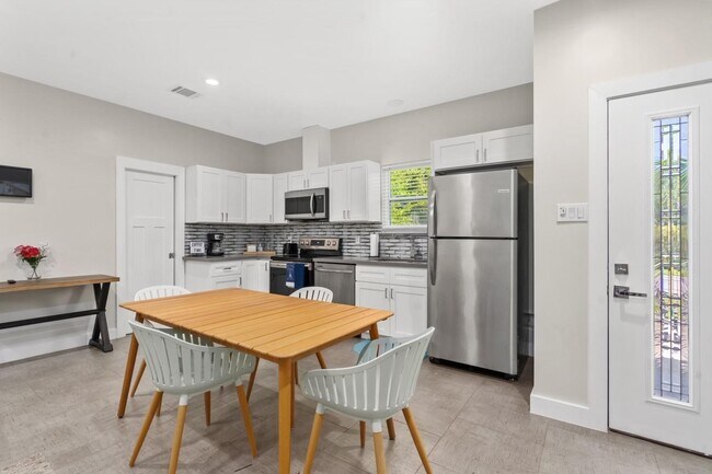 Building Photo - 7101 Foster St