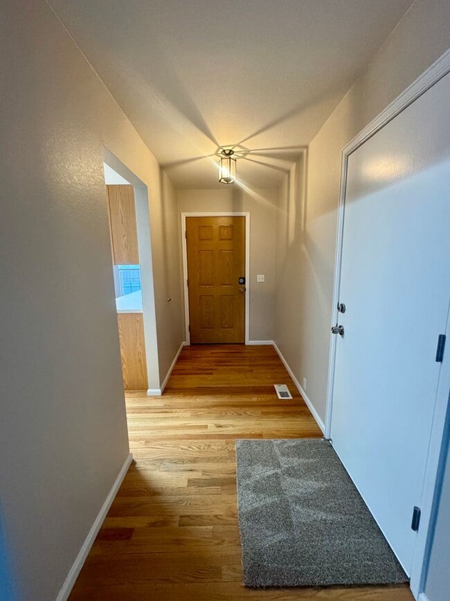 Building Photo - 3 Bedroom Home in Peyton