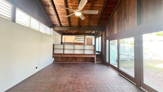 Building Photo - 156-B N Kalaheo Ave