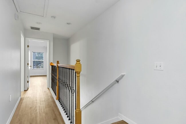 Building Photo - 5404 Paradise Cay Cir