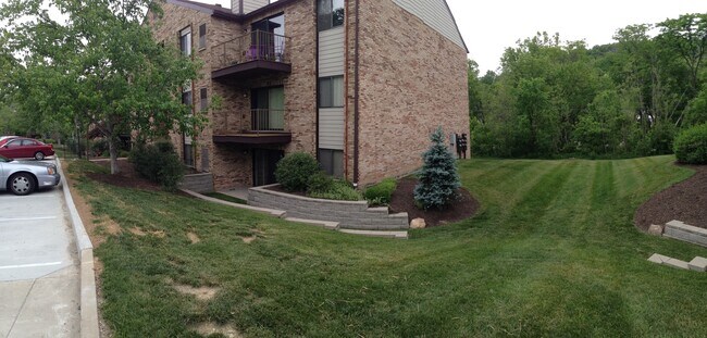 Primary Photo - 46 Woodland Hills Dr