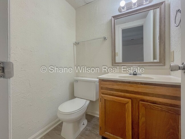 Building Photo - 2 BR 1.5 BA townhouse up for lease! Not fa...