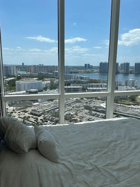 Building Photo - 18201 Collins Ave