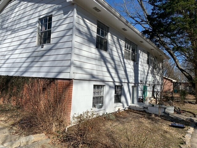 Building Photo - 3002 Seminole Dr