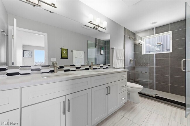 Building Photo - 402 Jefferson Ave