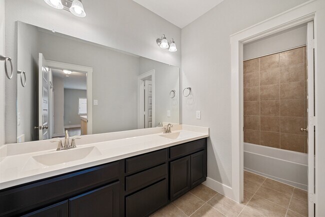 Building Photo - 18419 Blue Hollow Heights Dr