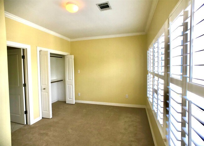 Building Photo - 2104 Bancroft Ln