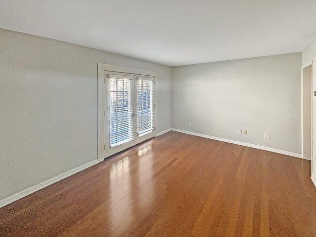 Building Photo - 1355 Euclid Ave NE