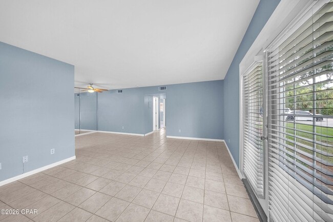 Building Photo - 2100 W Beach Dr
