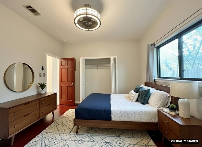 Building Photo - 5504 Montview St