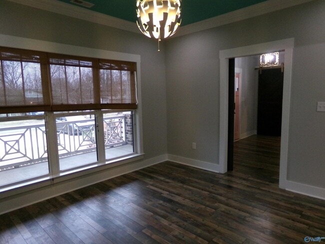 Building Photo - 505 Oshaughnessy Ave NE