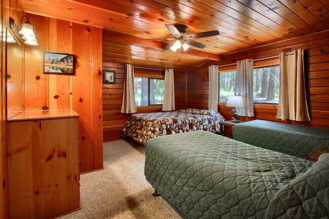 Building Photo - 2582 Deer Ln
