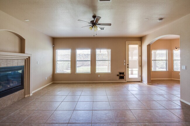 Building Photo - Stunning home for rent in Northeast El Paso