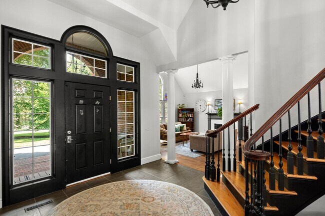 Building Photo - Spacious 6-Bedroom Furnished Home Near Asheville – Privacy, Comfort & Convenience!