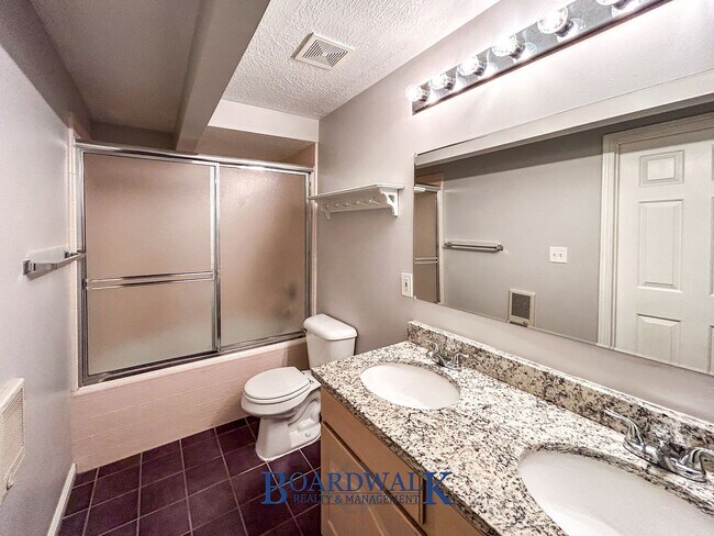 Building Photo - 11644 Brisbane Dr