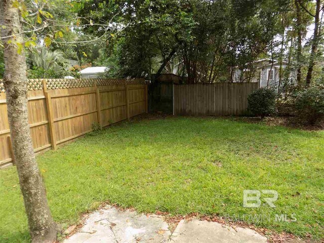 Building Photo - 228 Seminole Ave