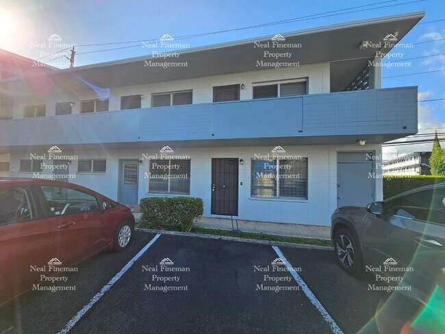 Building Photo - Studio/1 Bathroom Condo. 1 Assigned parking.