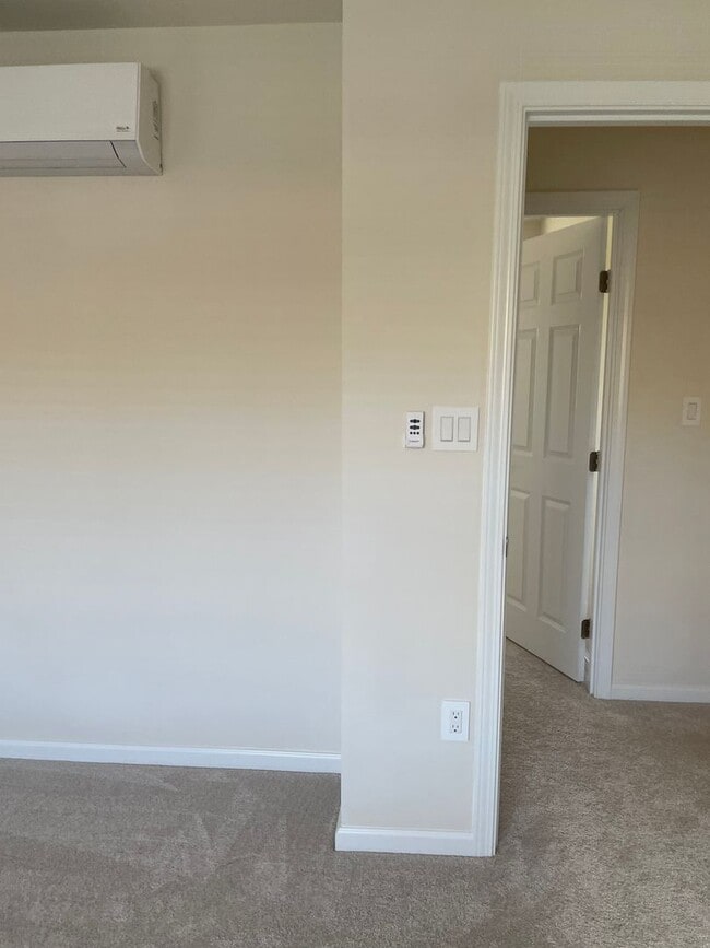 Building Photo - 262 Kahoma Village Loop