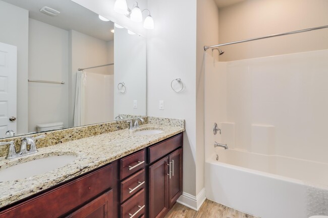 Building Photo - 10837 Chapelwood Dr