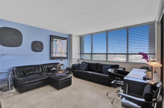 Building Photo - 11113 Biscayne Blvd