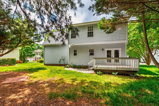 Building Photo - Charming 4-Bedroom with Backyard Retreat i...