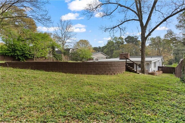 Building Photo - 2634 Birch St