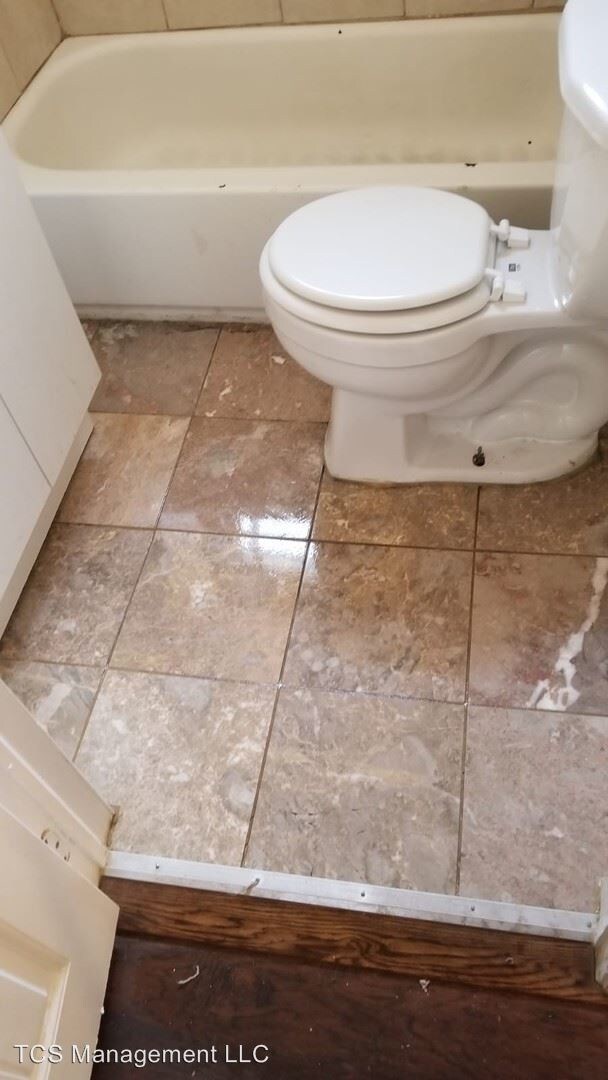 Building Photo - 3 br, 1.5 bath House - 1948 E Monmouth Street