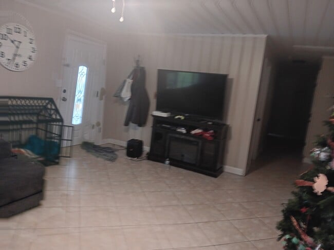 Building Photo - 902 Charlie Griffin Rd