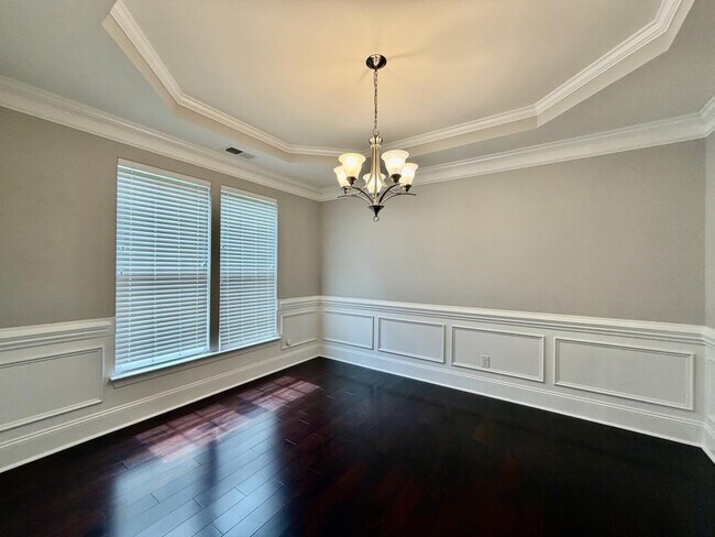 Building Photo - 10141 Loch Lomond Dr