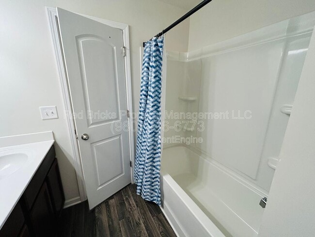 Building Photo - 9315 Grand Valley Dr