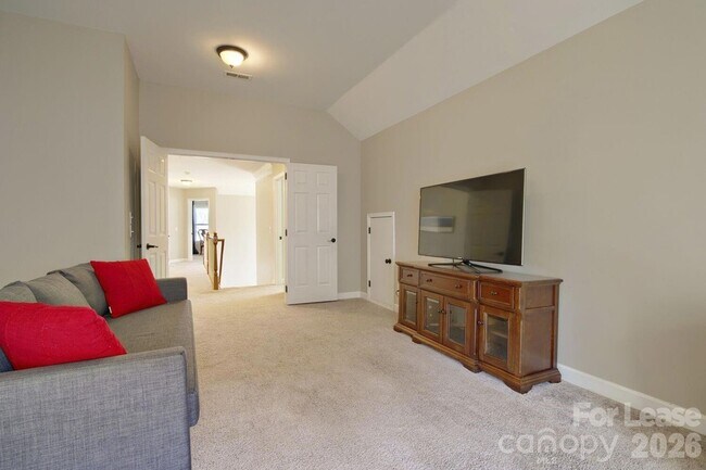 Building Photo - 6520 Red Maple Dr