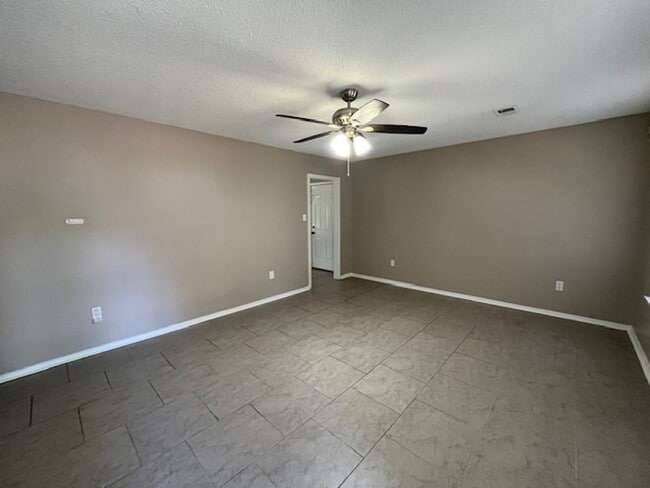 Building Photo - Renovated 3 Bedroom 1 Bath Home for Rent!!