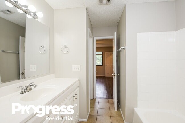 Building Photo - 4314 Pine Hills Cir
