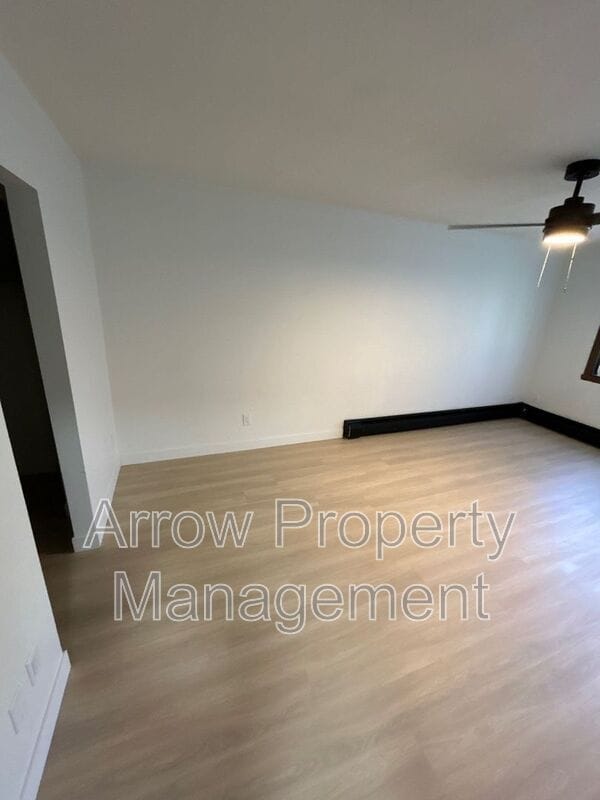 Building Photo - 215 E Arbor Ave