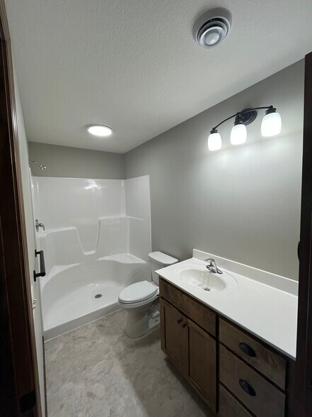 Building Photo - 656 Veronica Ct