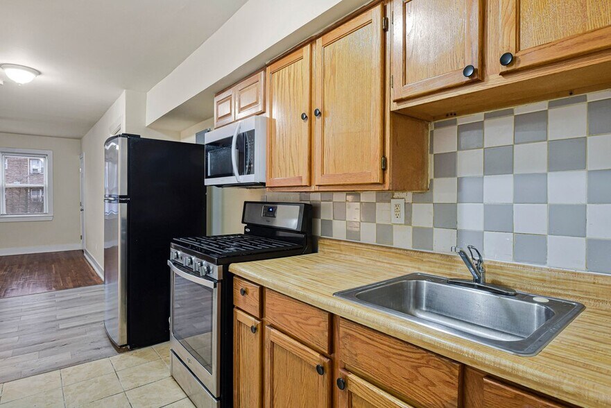 Building Photo - 3427 B St SE