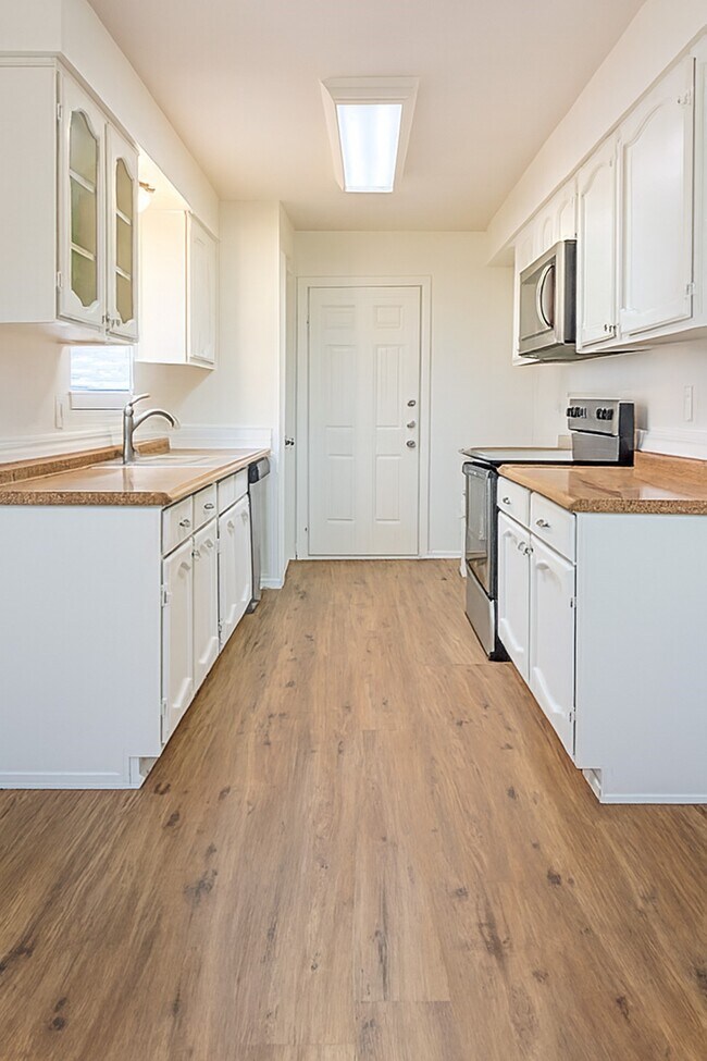 Building Photo - 2706 Mayflower Landing Ct