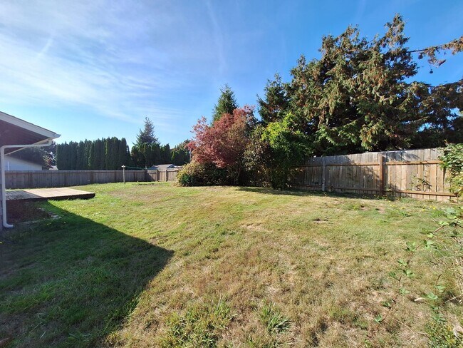 Building Photo - 5867 Madrona Dr