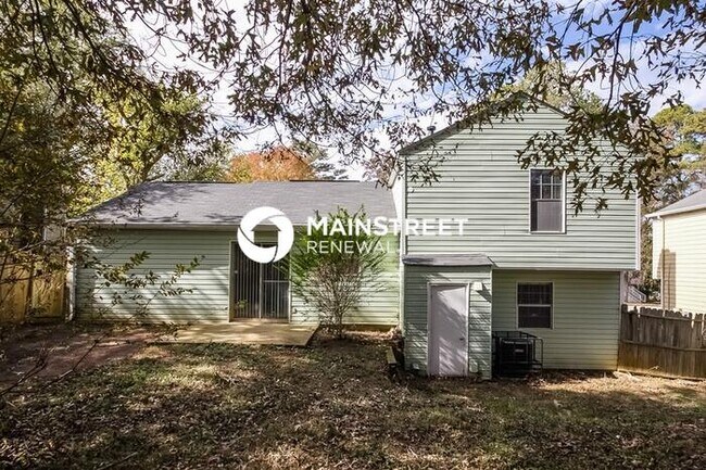Building Photo - 3 Bedroom Pet-Friendly Home in Stone Mountain, GA with Main Street Renewal