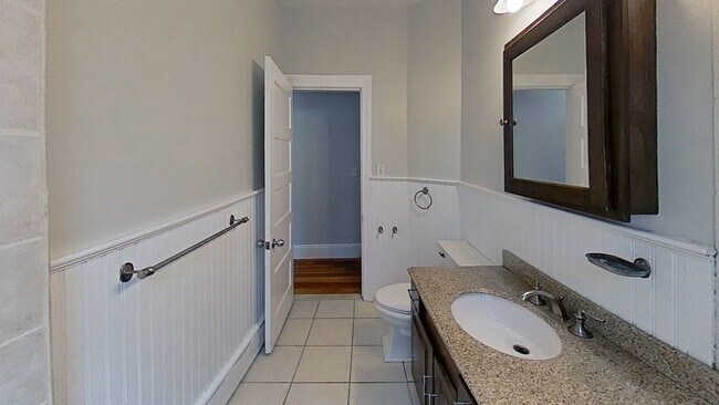 Building Photo - 152 Minot St