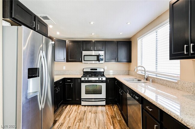 Building Photo - 109 Elegante Way