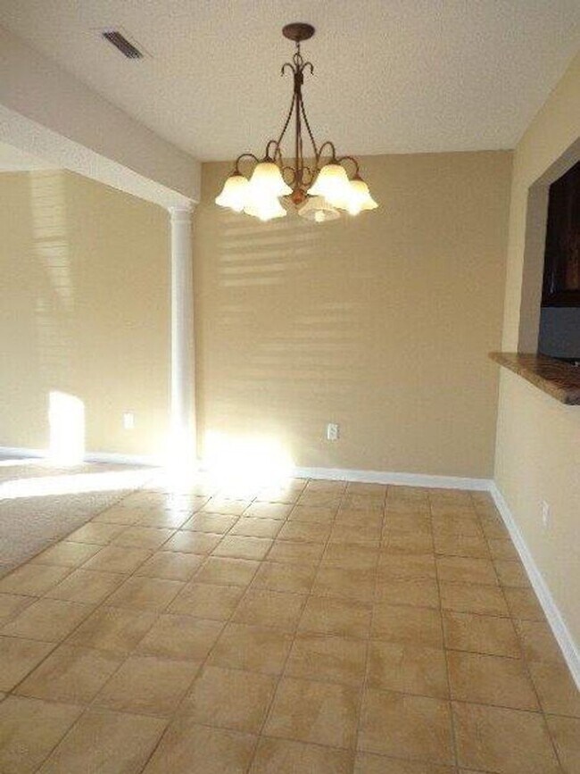 Building Photo - 138 Jasmine Cir