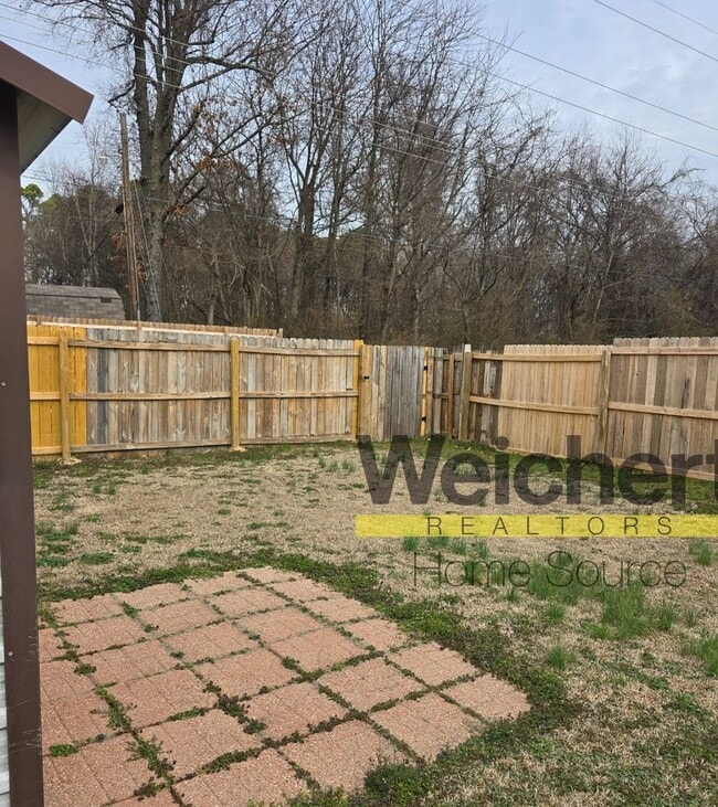 Building Photo - 3 Bed 1 bath home with a fenced in yard in Paragould