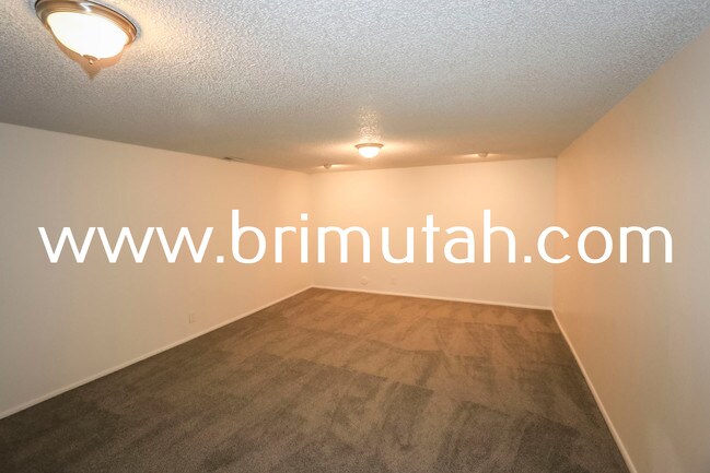 Building Photo - 3671 S 2245 E